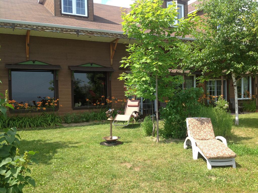 Auberge La Cote D'Or Петит-Ривиер-Сен-Франсоа Екстериор снимка