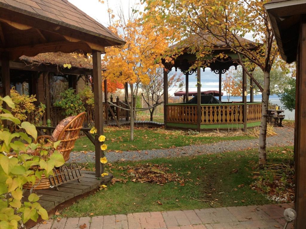 Auberge La Cote D'Or Петит-Ривиер-Сен-Франсоа Екстериор снимка