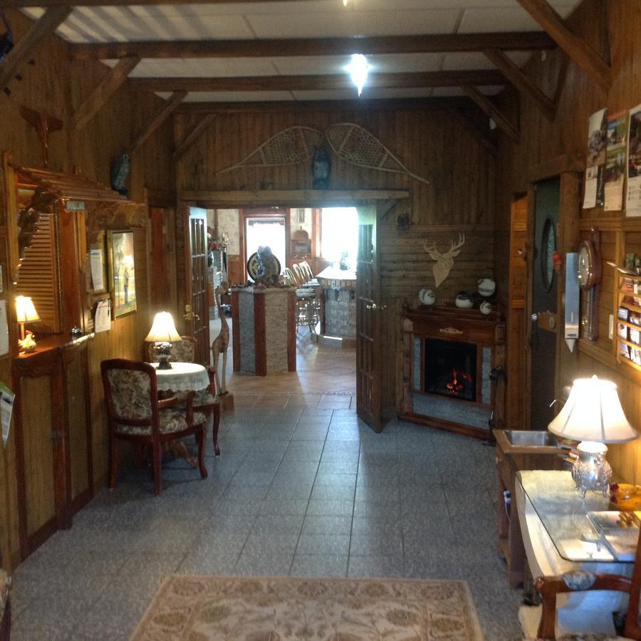 Auberge La Cote D'Or Петит-Ривиер-Сен-Франсоа Екстериор снимка
