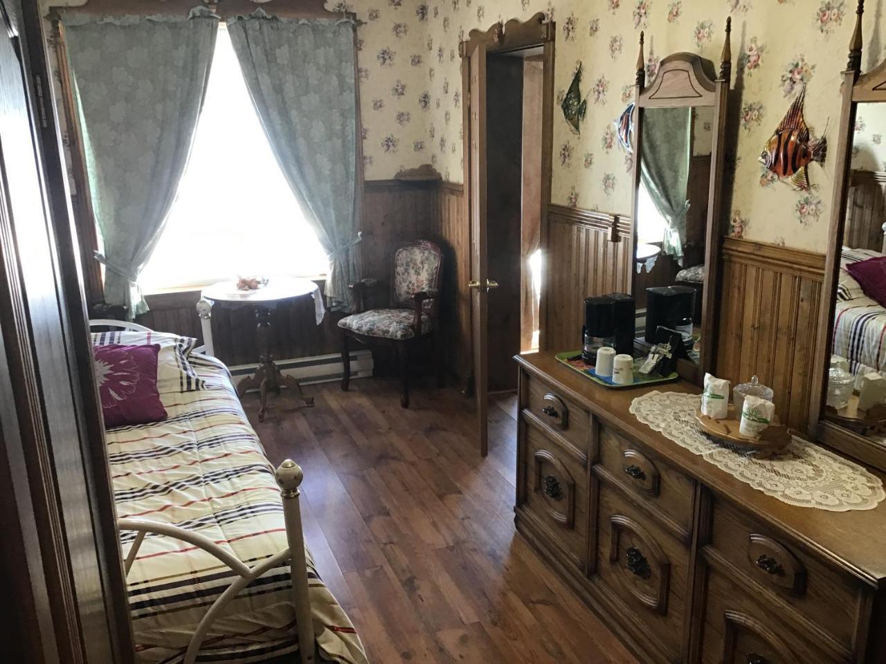Auberge La Cote D'Or Петит-Ривиер-Сен-Франсоа Екстериор снимка