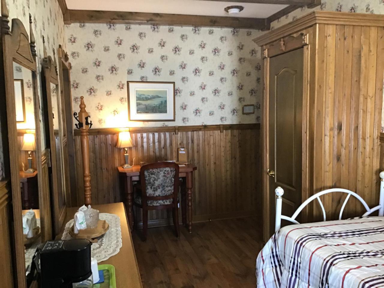Auberge La Cote D'Or Петит-Ривиер-Сен-Франсоа Екстериор снимка